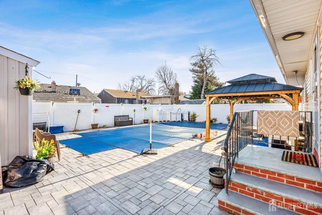 8 Johnson Street, Carteret, NJ 07008