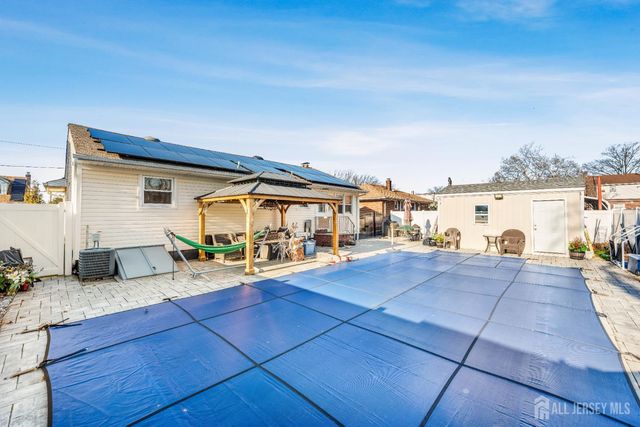 8 Johnson Street, Carteret, NJ 07008