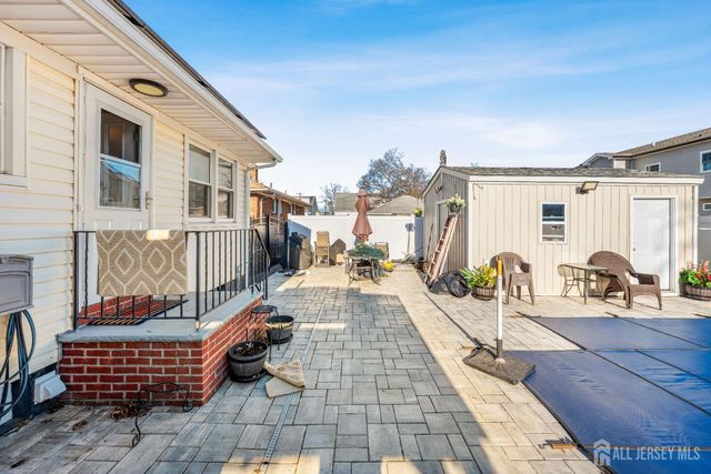 8 Johnson Street, Carteret, NJ 07008