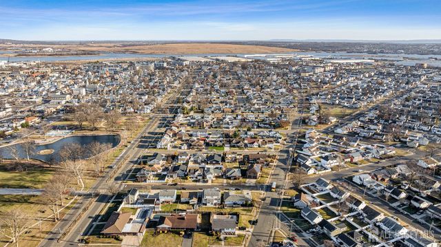 8 Johnson Street, Carteret, NJ 07008