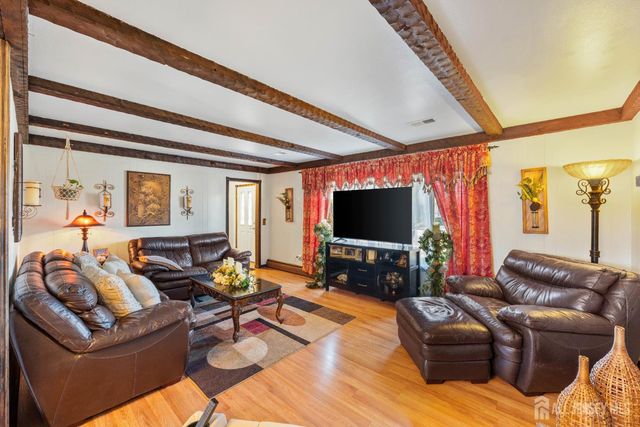 8 Johnson Street, Carteret, NJ 07008