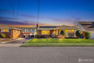 8 Johnson Street, Carteret, NJ 07008