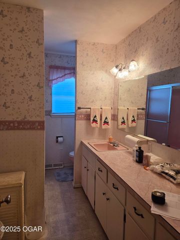 2609 W 32nd Street, Joplin, MO 64804