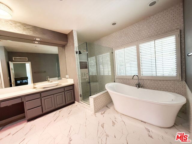 15020 Encanto Drive, Sherman Oaks, CA 91403