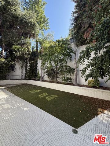 15020 Encanto Drive, Sherman Oaks, CA 91403