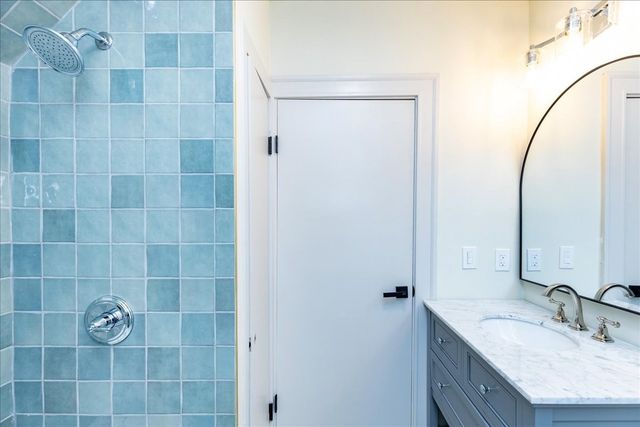 137 Hampshire Rd, Methuen, MA 01844