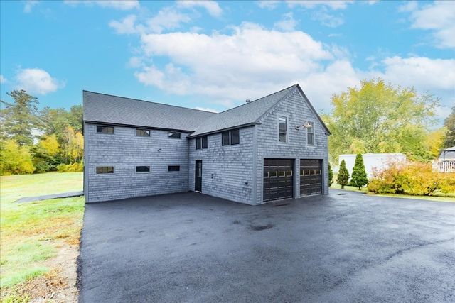 137 Hampshire Rd, Methuen, MA 01844