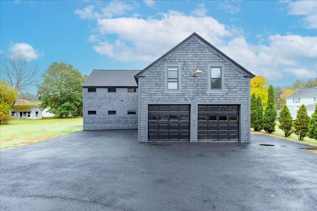 137 Hampshire Rd, Methuen, MA 01844