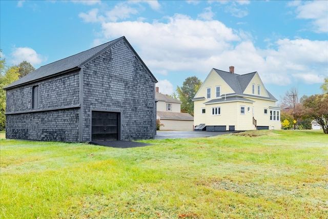137 Hampshire Rd, Methuen, MA 01844