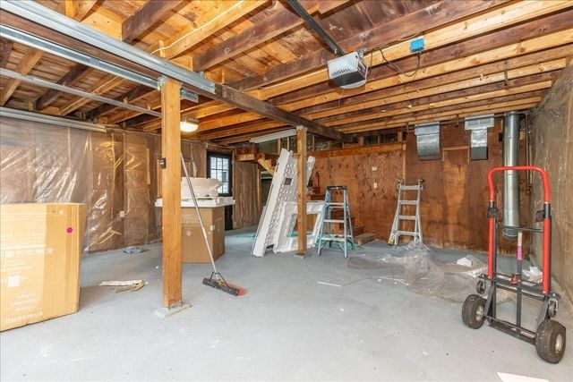 137 Hampshire Rd, Methuen, MA 01844