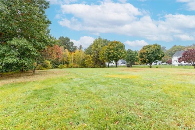 137 Hampshire Rd, Methuen, MA 01844