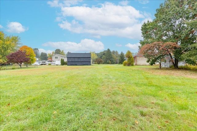 137 Hampshire Rd, Methuen, MA 01844