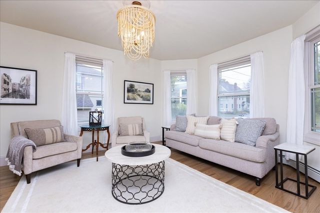 137 Hampshire Rd, Methuen, MA 01844