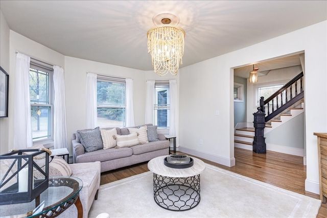 137 Hampshire Rd, Methuen, MA 01844