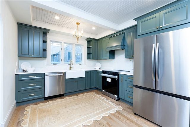 137 Hampshire Rd, Methuen, MA 01844