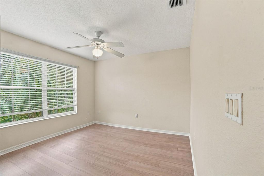 Image 12 of property listing at 12805 MOSS PARK RIDGE DRIVE, Orlando, FL 32832