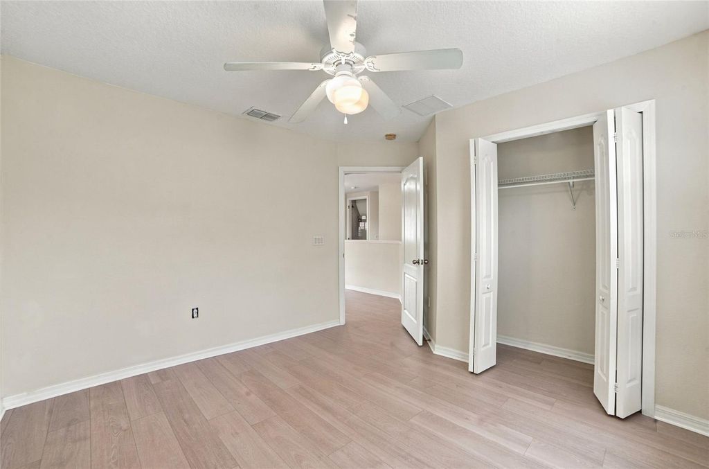Image 13 of property listing at 12805 MOSS PARK RIDGE DRIVE, Orlando, FL 32832