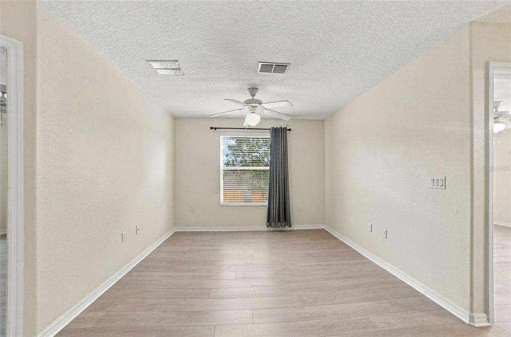 Image 14 of property listing at 12805 MOSS PARK RIDGE DRIVE, Orlando, FL 32832