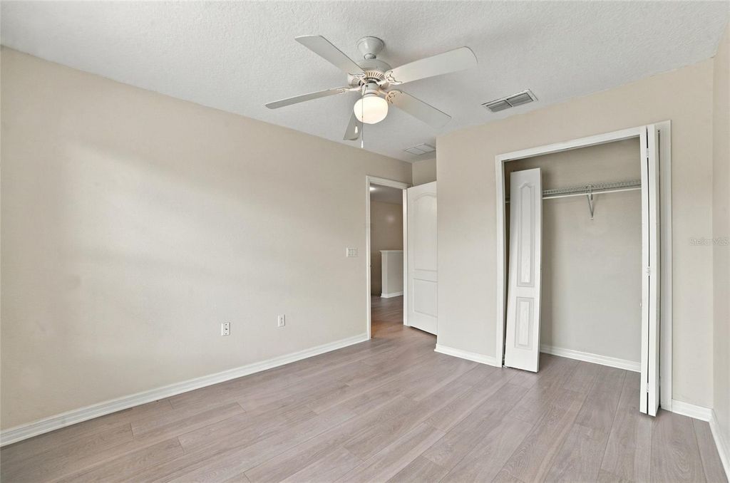 Image 17 of property listing at 12805 MOSS PARK RIDGE DRIVE, Orlando, FL 32832