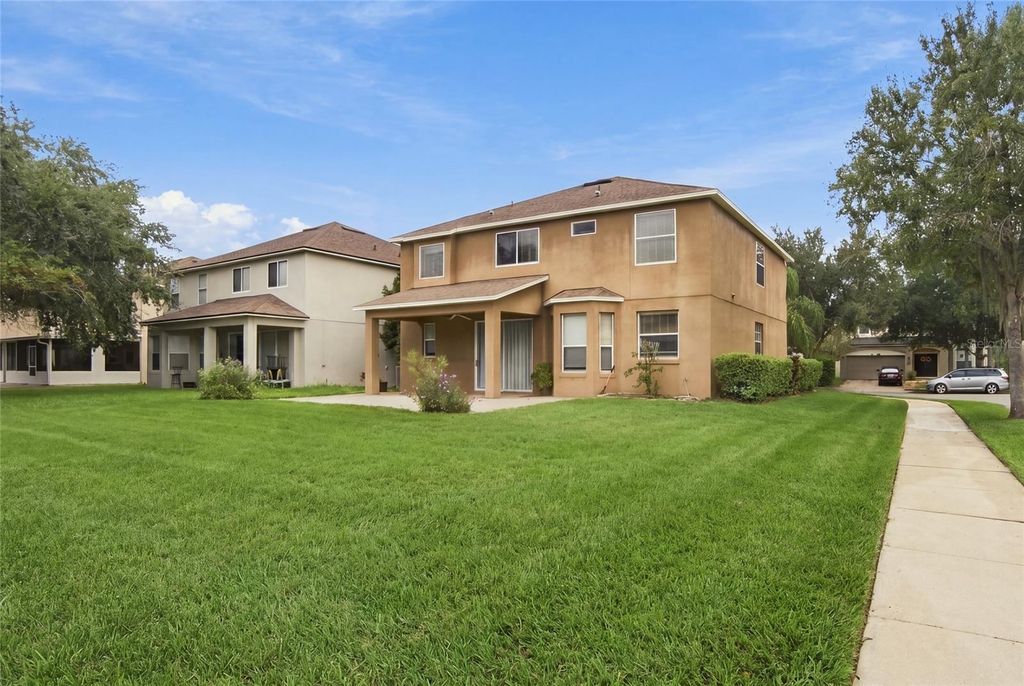 Image 30 of property listing at 12805 MOSS PARK RIDGE DRIVE, Orlando, FL 32832