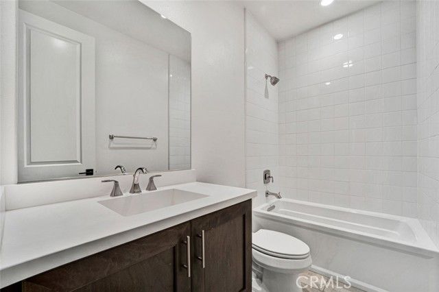 67 Glacier, Irvine, CA 92602