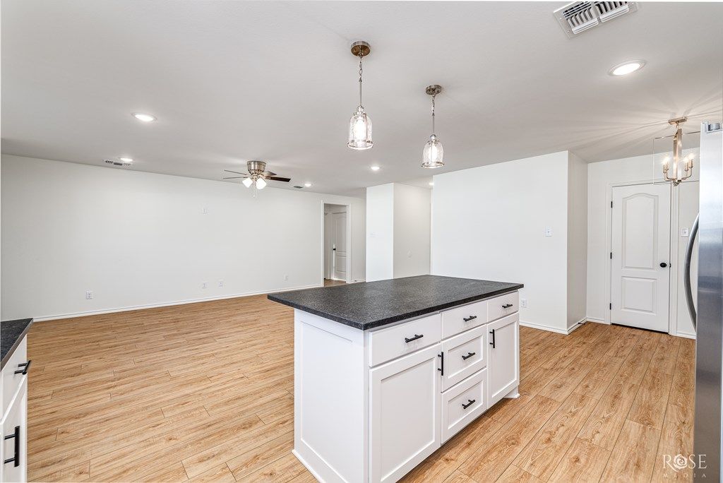 Image 14 of property listing at 1608 N Oakes St, San Angelo, TX 76903