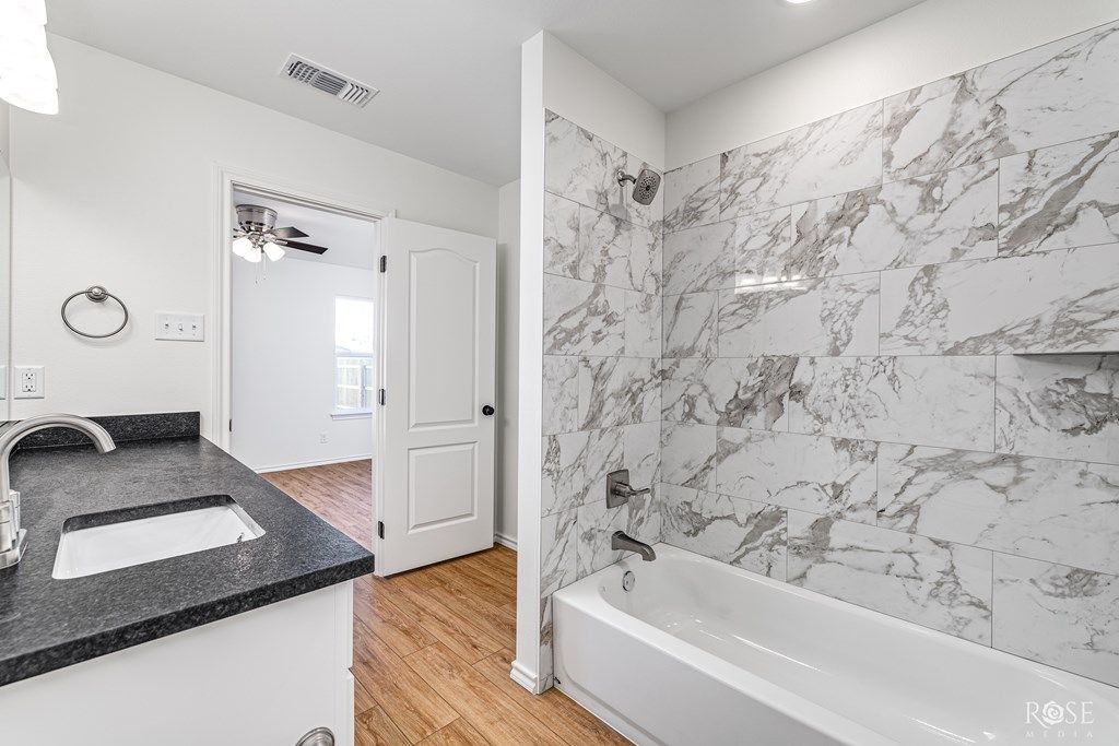 Image 19 of property listing at 1608 N Oakes St, San Angelo, TX 76903