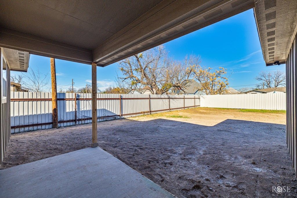 Image 25 of property listing at 1608 N Oakes St, San Angelo, TX 76903