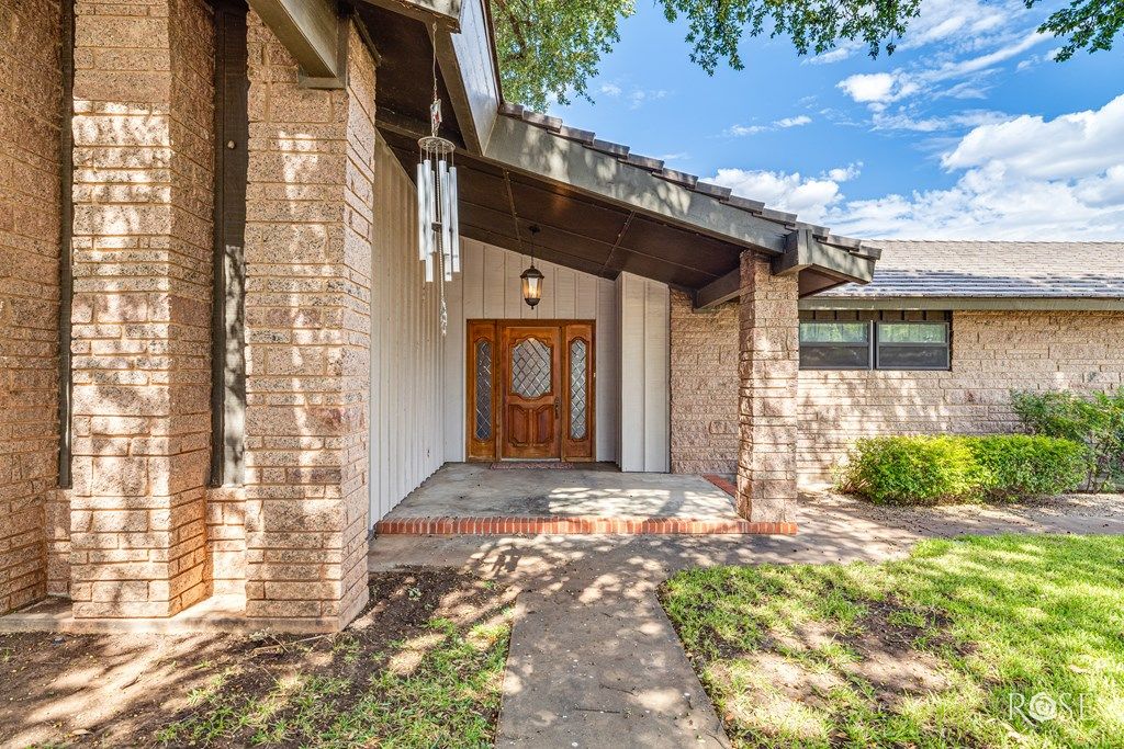 Image 14 of property listing at 1000 Lakeside Dr, Ballinger, TX 76821