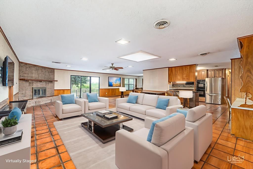 Image 20 of property listing at 1000 Lakeside Dr, Ballinger, TX 76821