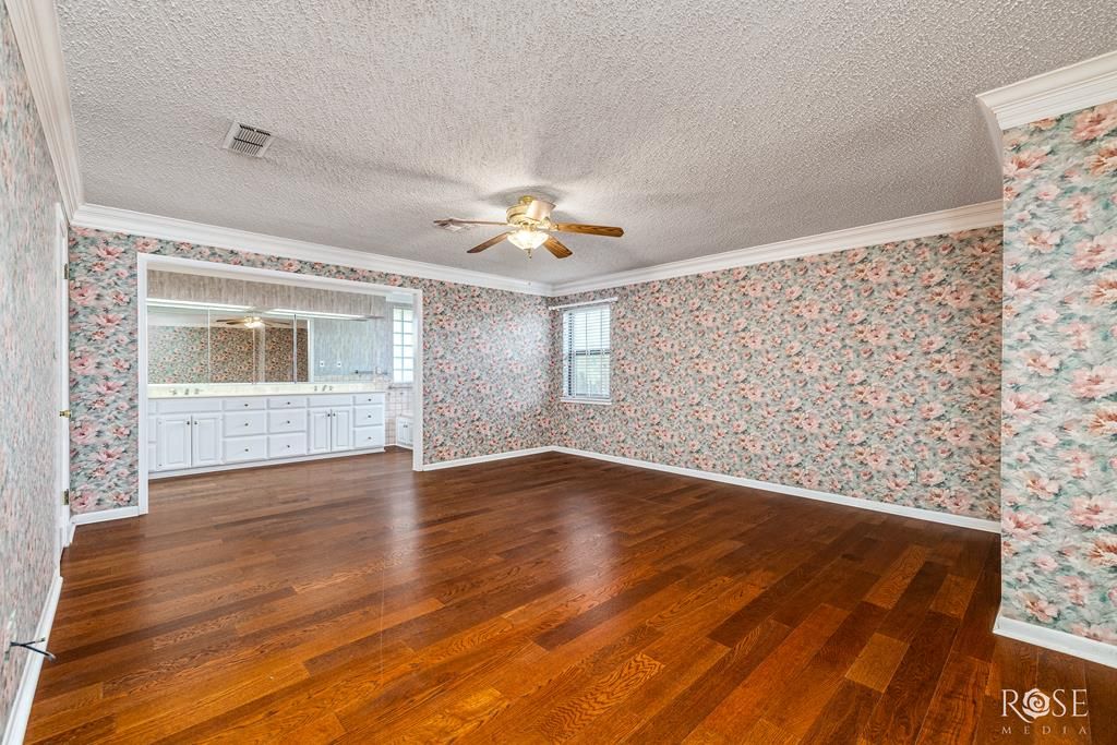 Image 33 of property listing at 1000 Lakeside Dr, Ballinger, TX 76821