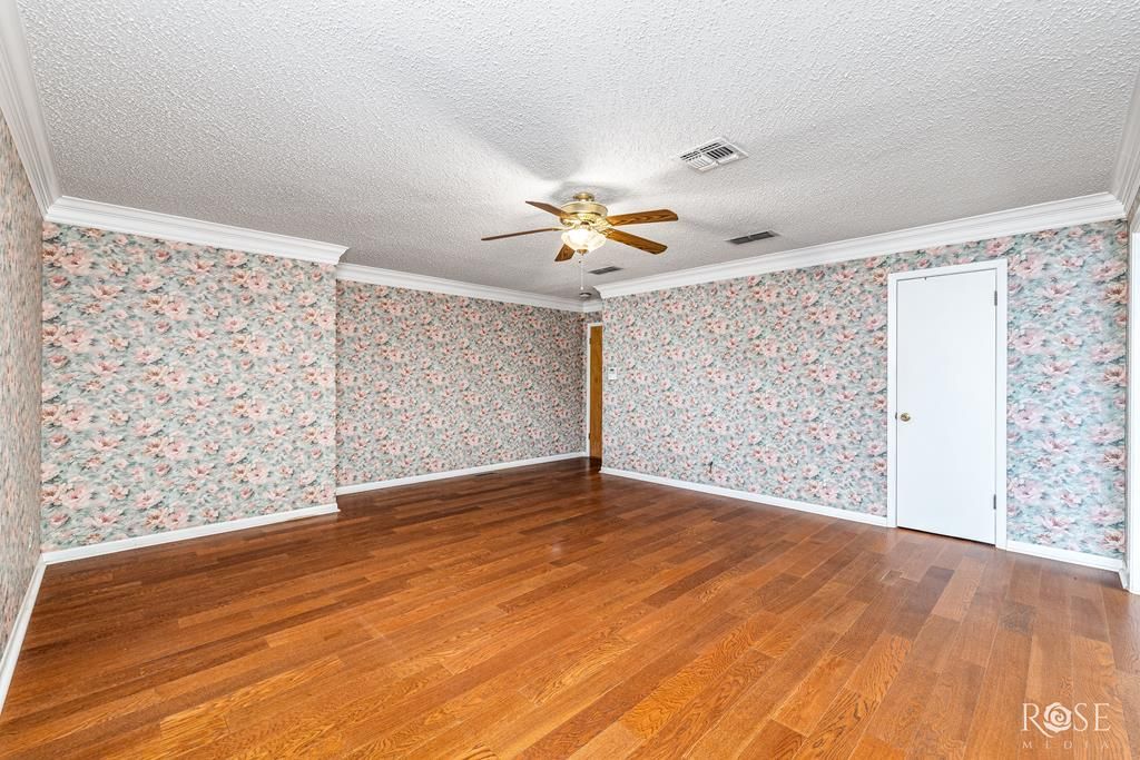 Image 34 of property listing at 1000 Lakeside Dr, Ballinger, TX 76821