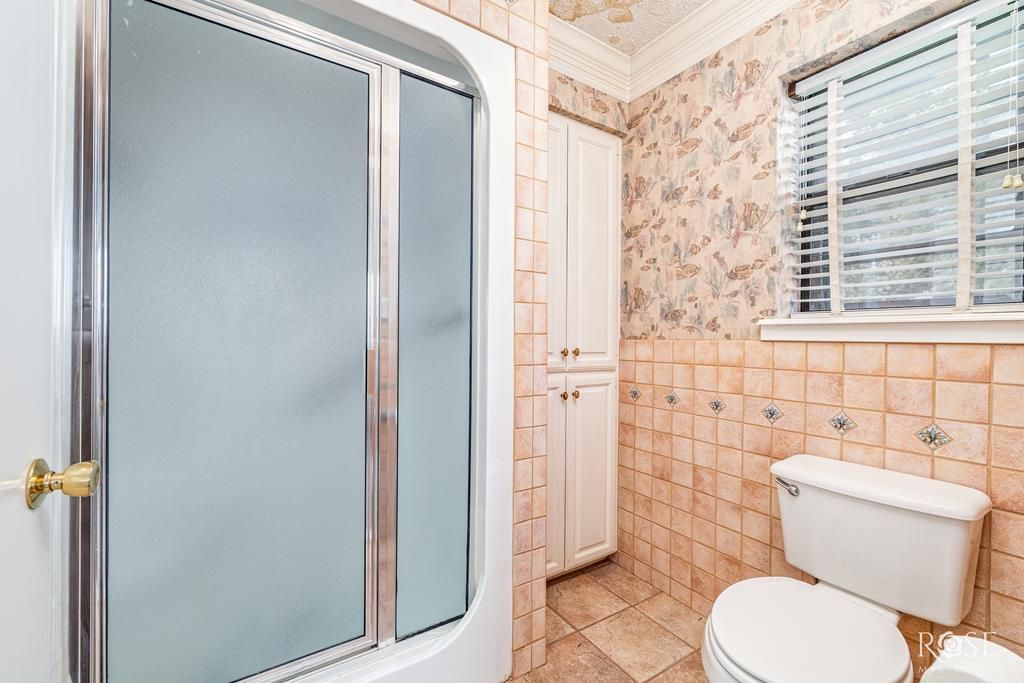 Image 38 of property listing at 1000 Lakeside Dr, Ballinger, TX 76821