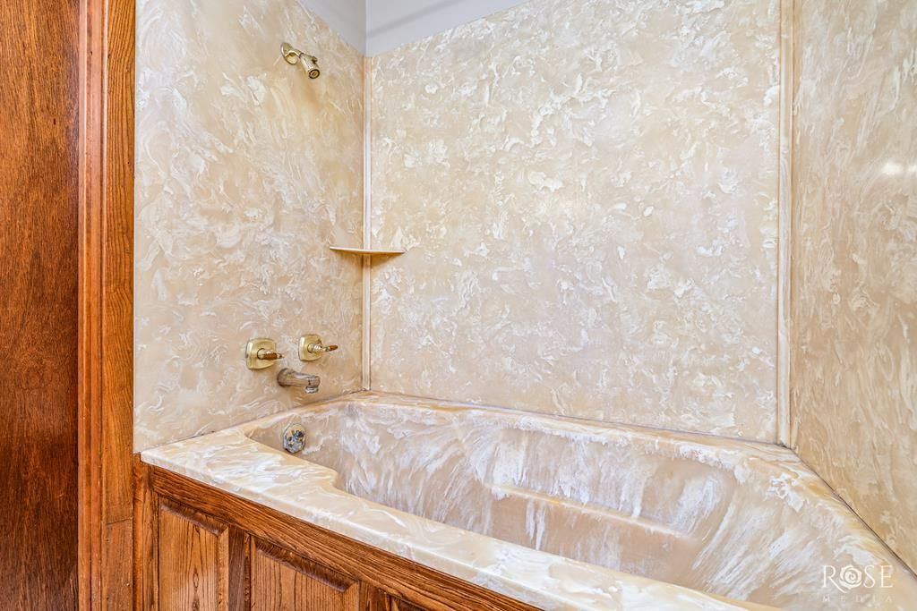 Image 48 of property listing at 1000 Lakeside Dr, Ballinger, TX 76821