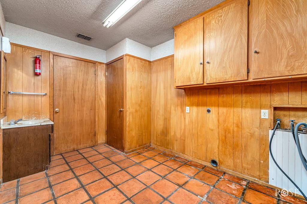 Image 51 of property listing at 1000 Lakeside Dr, Ballinger, TX 76821