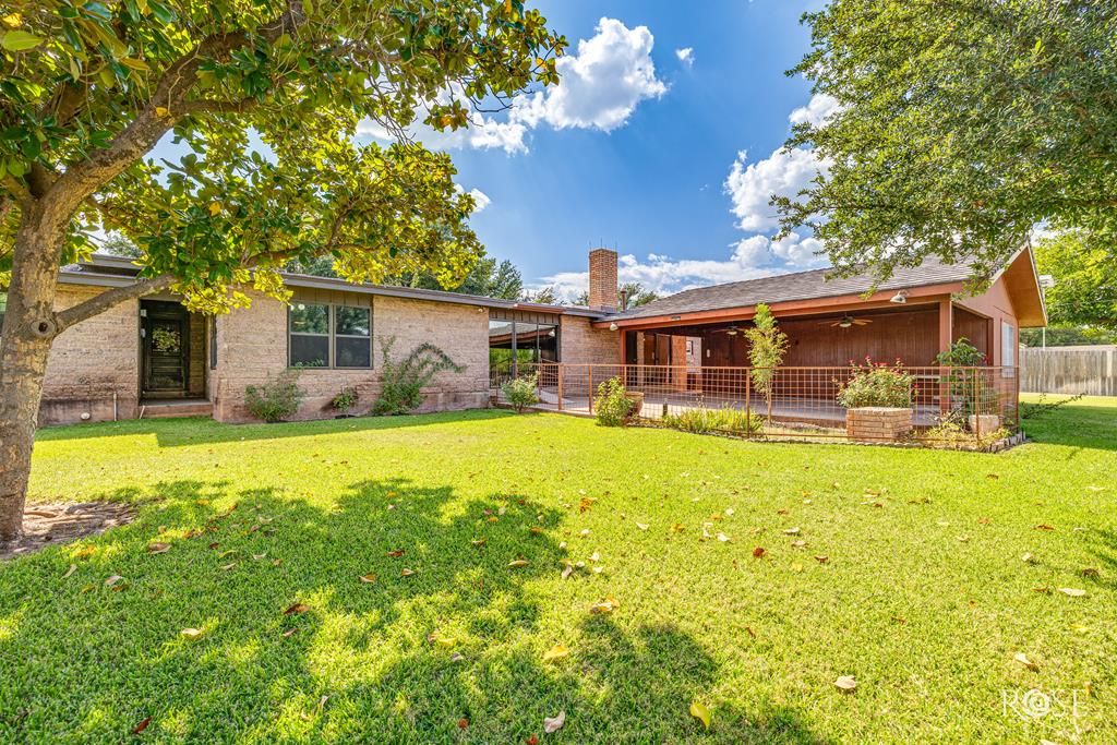 Image 55 of property listing at 1000 Lakeside Dr, Ballinger, TX 76821