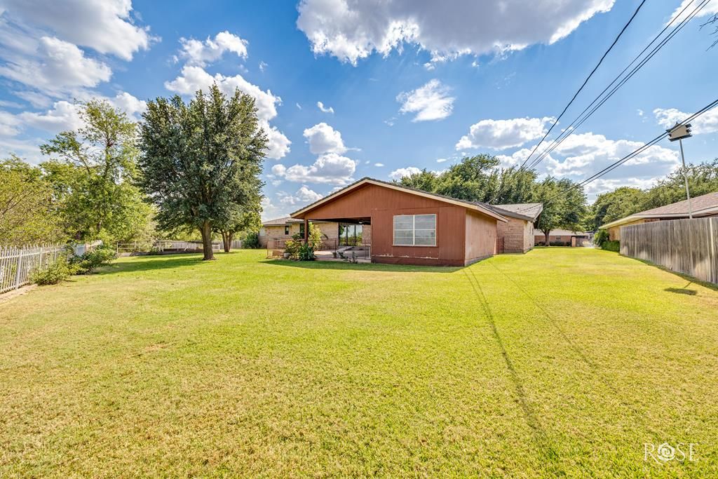 Image 57 of property listing at 1000 Lakeside Dr, Ballinger, TX 76821