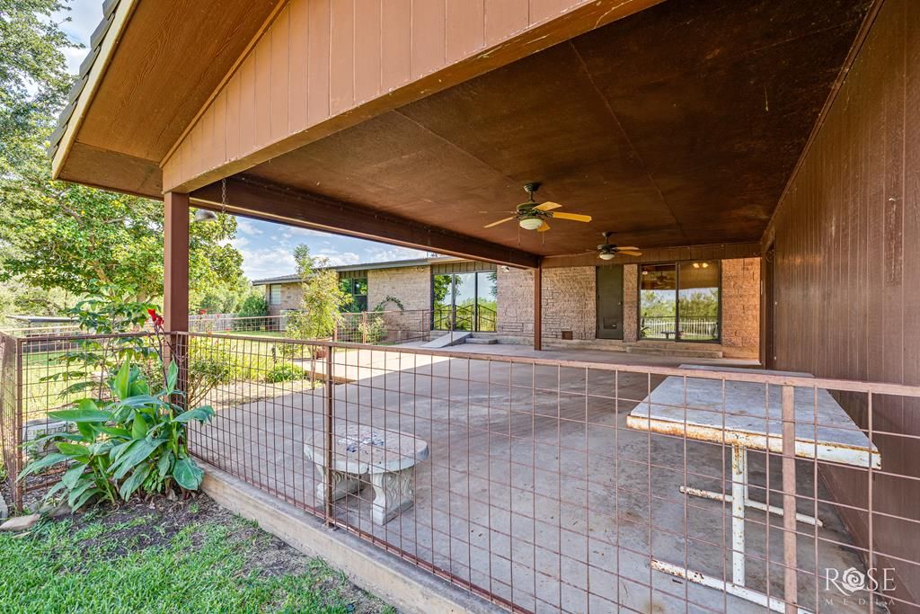 Image 59 of property listing at 1000 Lakeside Dr, Ballinger, TX 76821