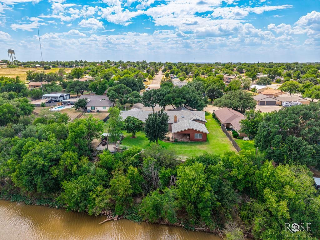 Image 67 of property listing at 1000 Lakeside Dr, Ballinger, TX 76821