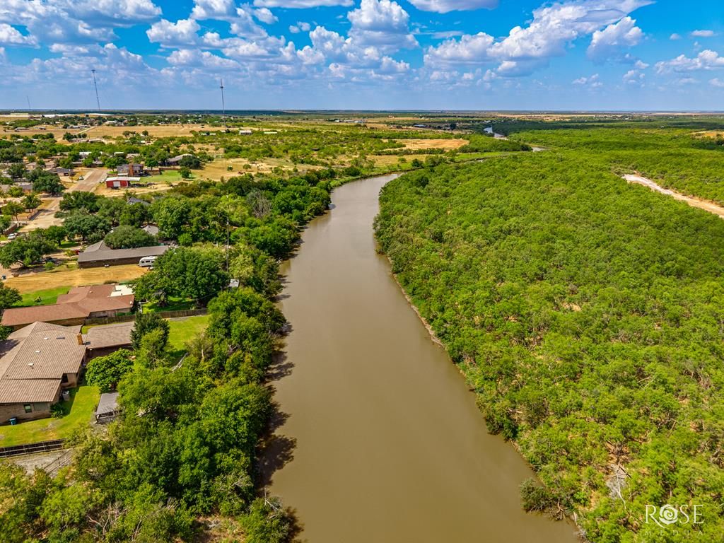 Image 68 of property listing at 1000 Lakeside Dr, Ballinger, TX 76821