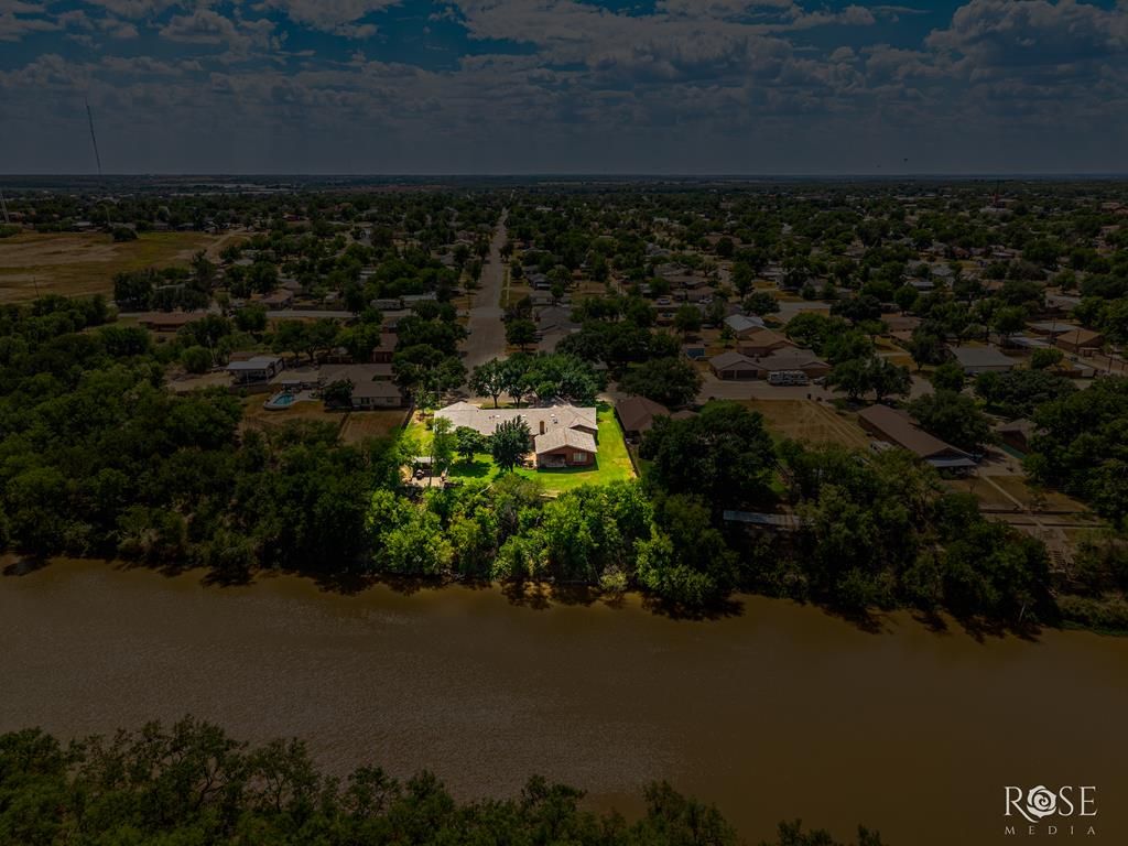 Image 71 of property listing at 1000 Lakeside Dr, Ballinger, TX 76821