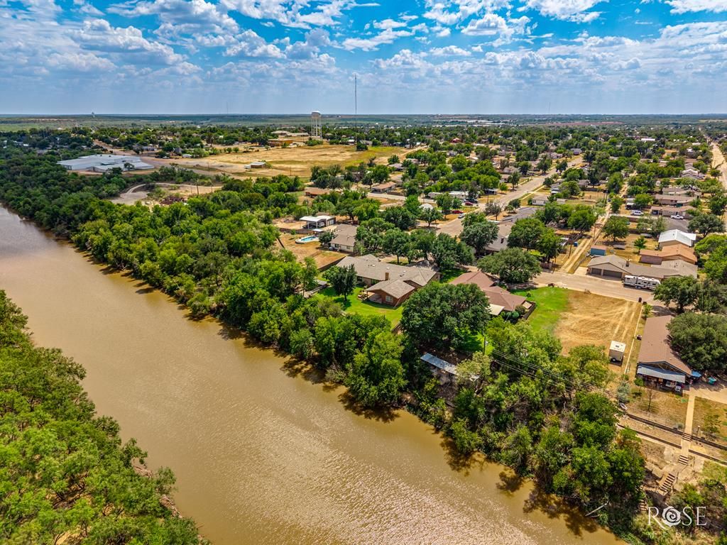 Image 72 of property listing at 1000 Lakeside Dr, Ballinger, TX 76821