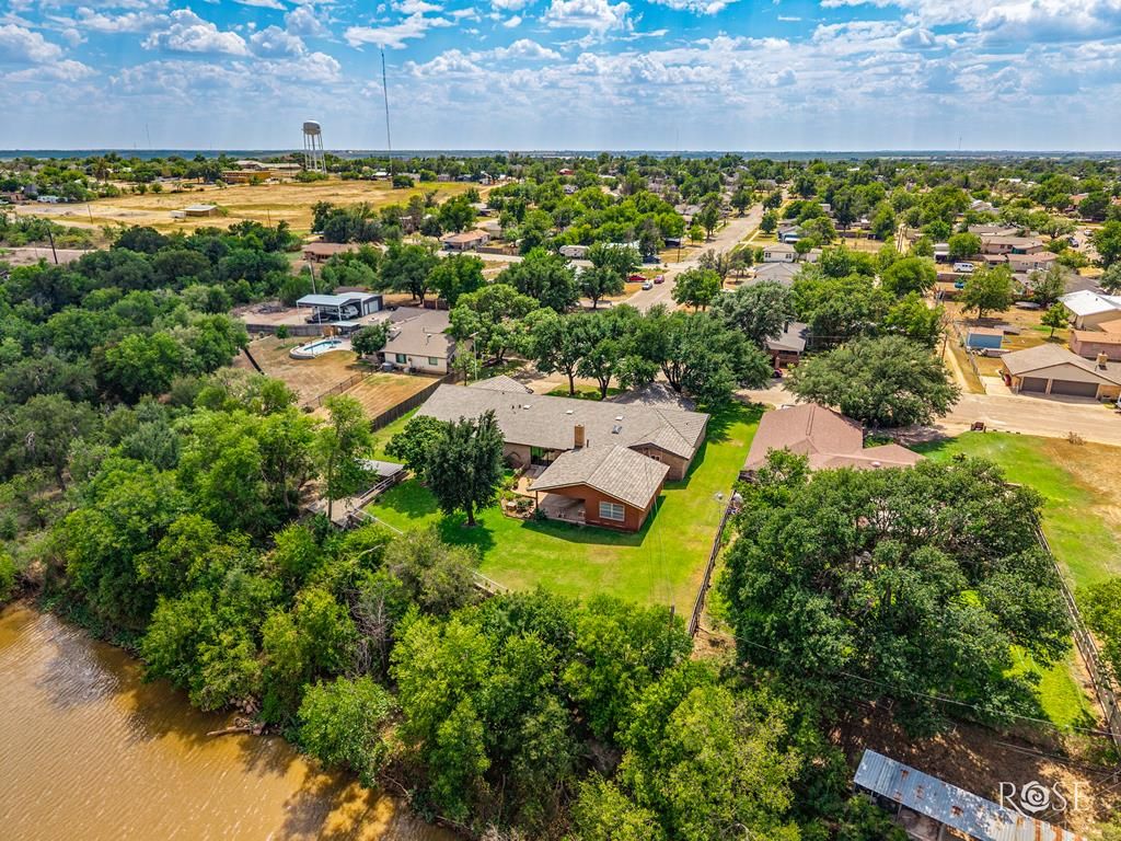Image 73 of property listing at 1000 Lakeside Dr, Ballinger, TX 76821
