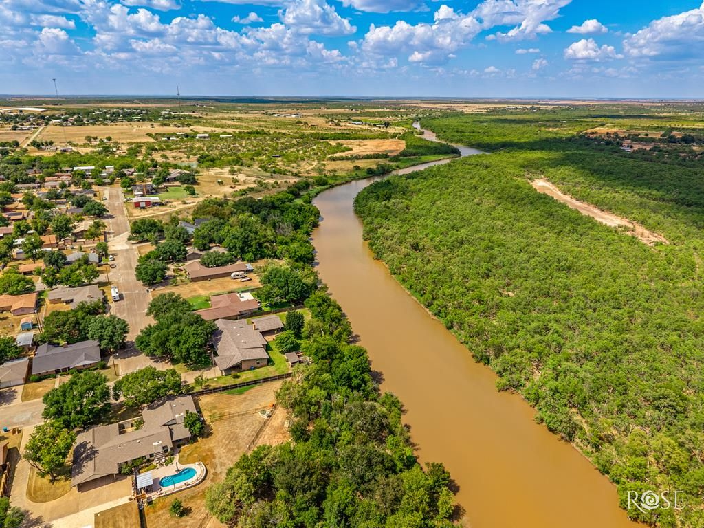 Image 78 of property listing at 1000 Lakeside Dr, Ballinger, TX 76821
