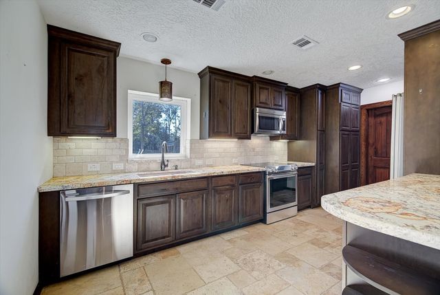 250 Jack Turner Road, Cleveland, TX 77328