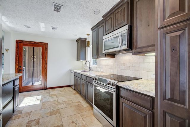 250 Jack Turner Road, Cleveland, TX 77328