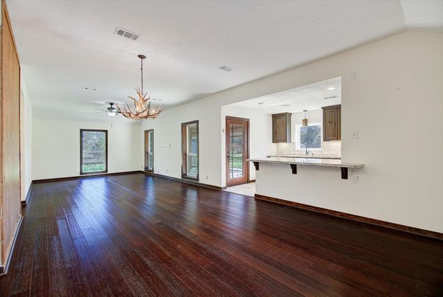 250 Jack Turner Road, Cleveland, TX 77328