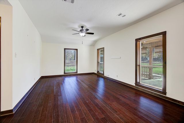 250 Jack Turner Road, Cleveland, TX 77328