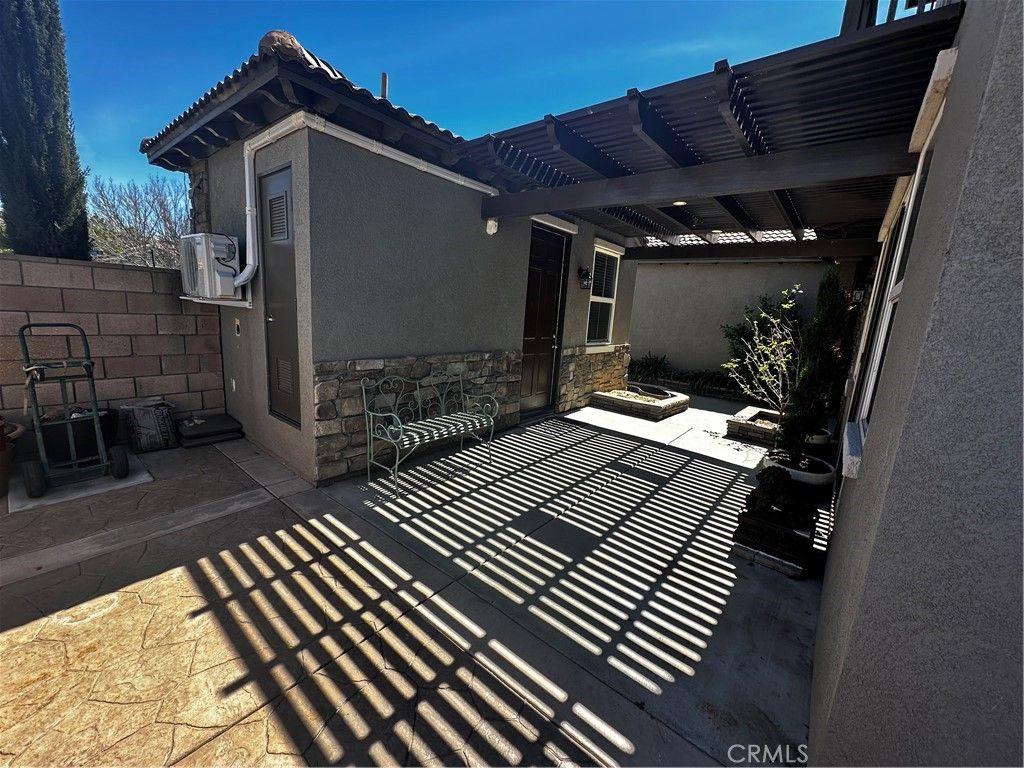 Image 10 of property listing at 428 Iriole Rd, San Jacinto, CA 92582