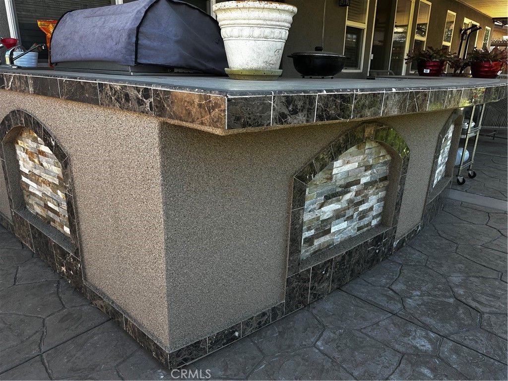 Image 4 of property listing at 428 Iriole Rd, San Jacinto, CA 92582